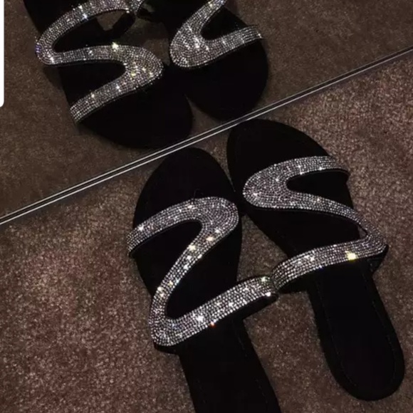 Slippers - Picture 2 of 5